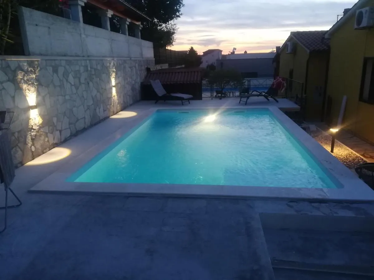 Kamenjak Volme, Cousy House With Pool Banjole