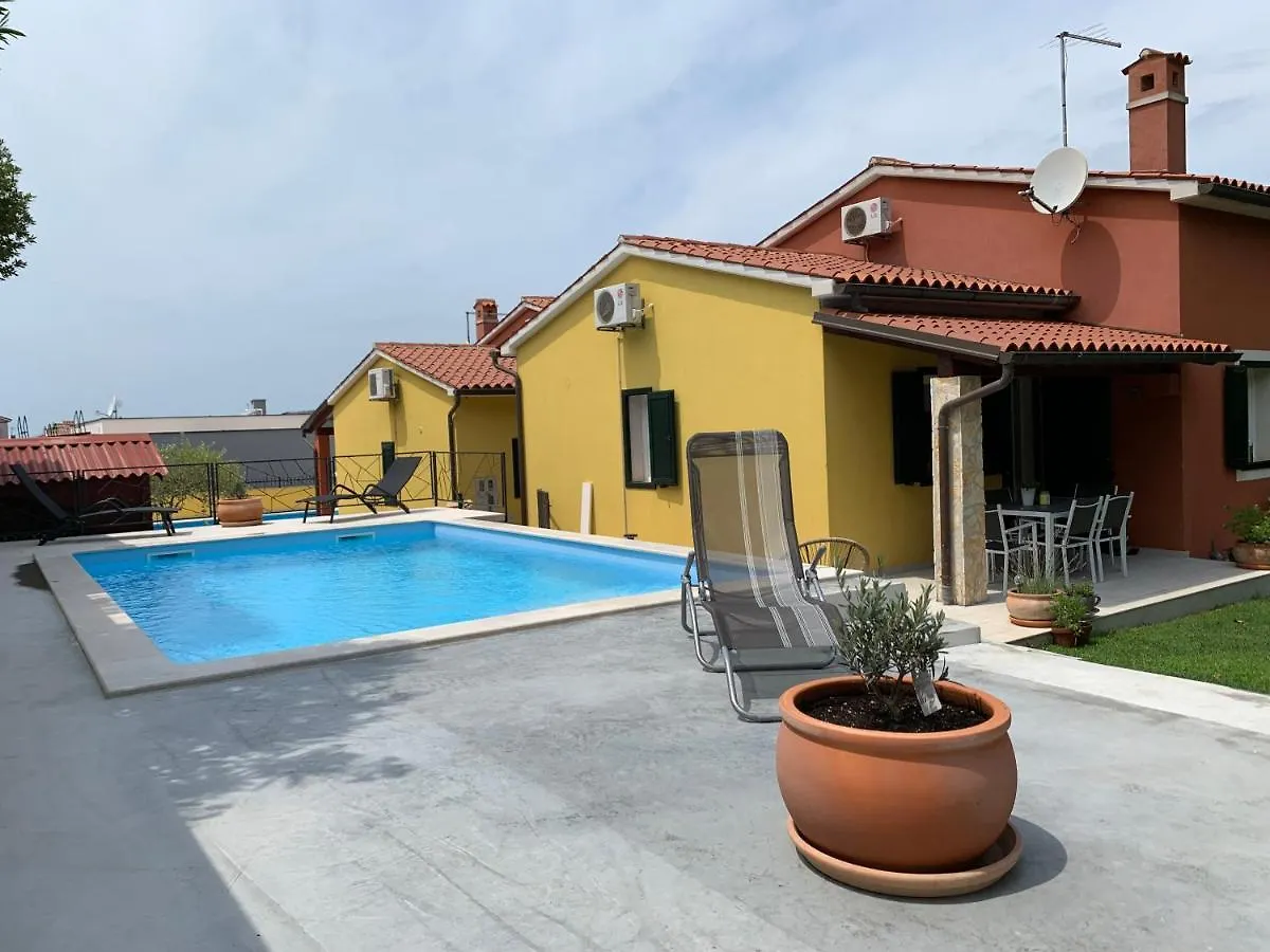 Kamenjak Volme, Cousy House With Pool Banjole Villa