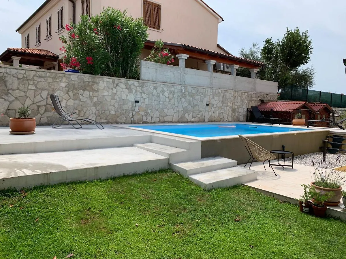 Kamenjak Volme, Cousy House With Pool Banjole