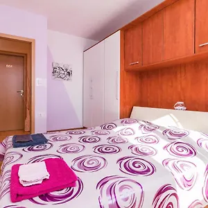 Valentina-no Groups Apartman